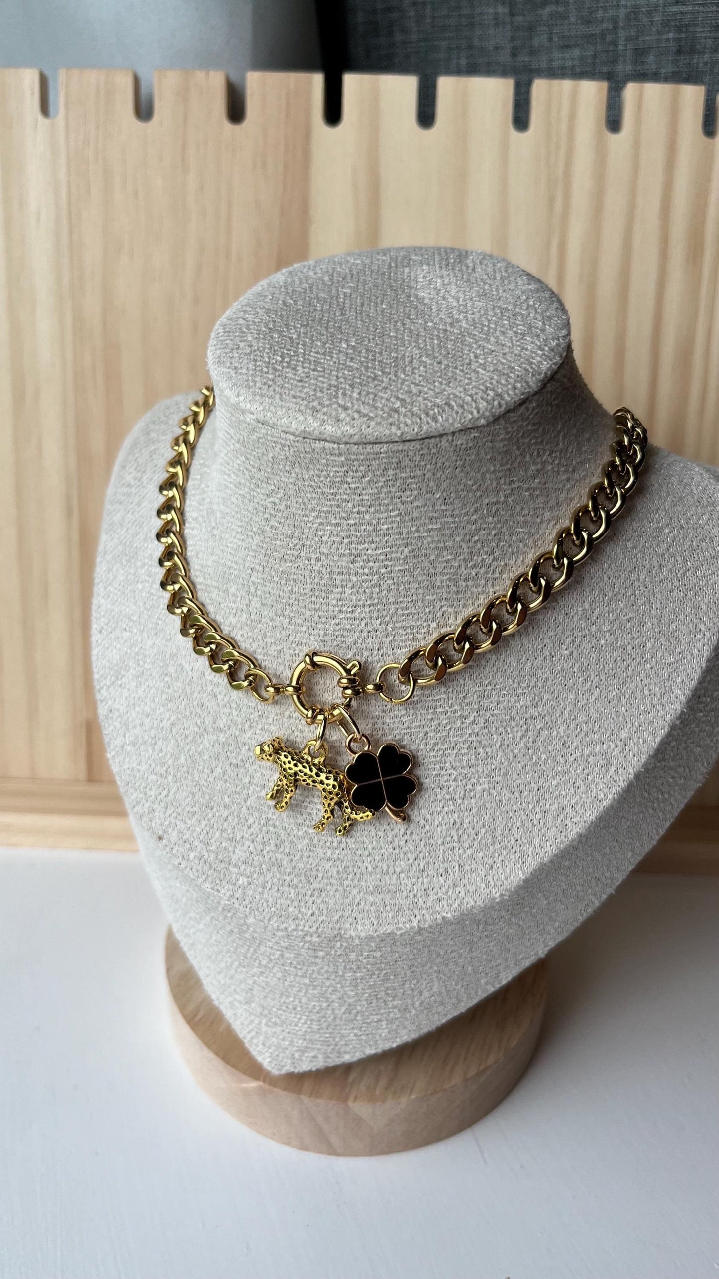 Chunky Leopard Clover Pendant Necklace