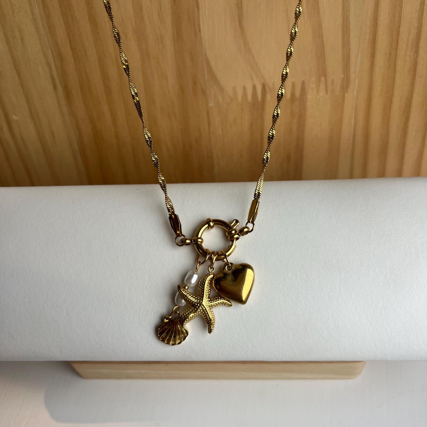 Seashells Pendant Gold Necklace